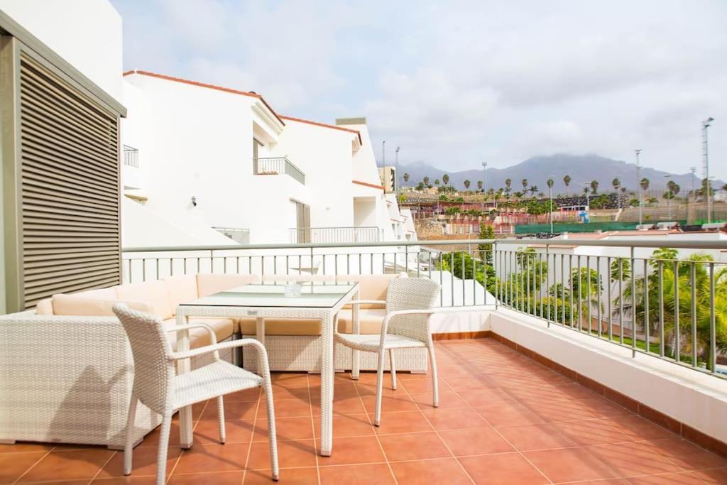 2 Bedrooms Apartment In Magnolia Golf Resort, La Caleta Адехе Экстерьер фото